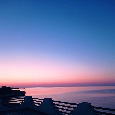 Отель La Riva Lido di Noto Экстерьер фото