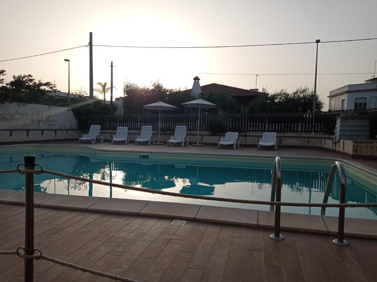 Отель La Riva Lido di Noto Экстерьер фото