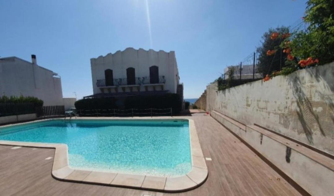 Отель La Riva Lido di Noto Экстерьер фото