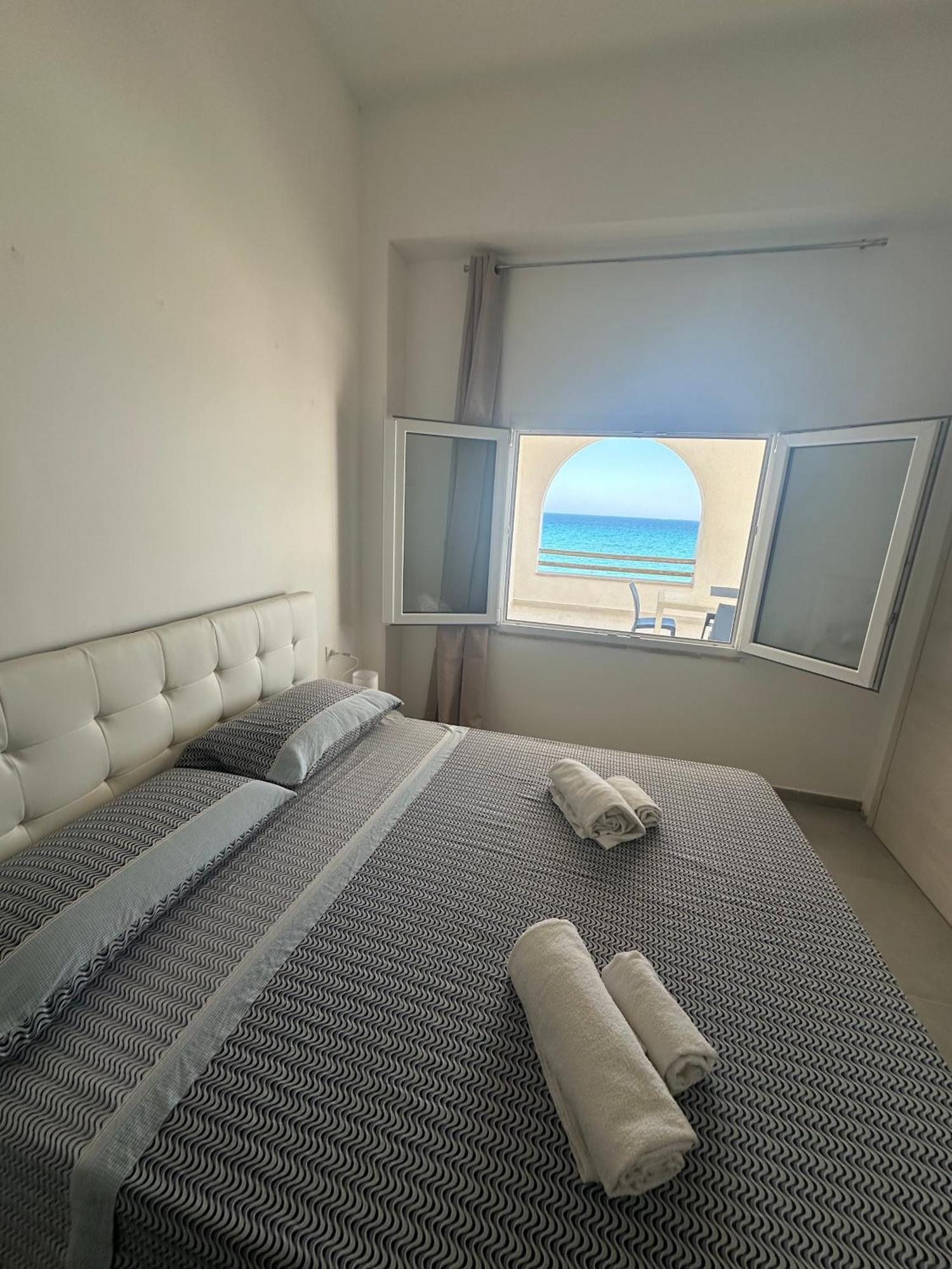 Отель La Riva Lido di Noto Экстерьер фото