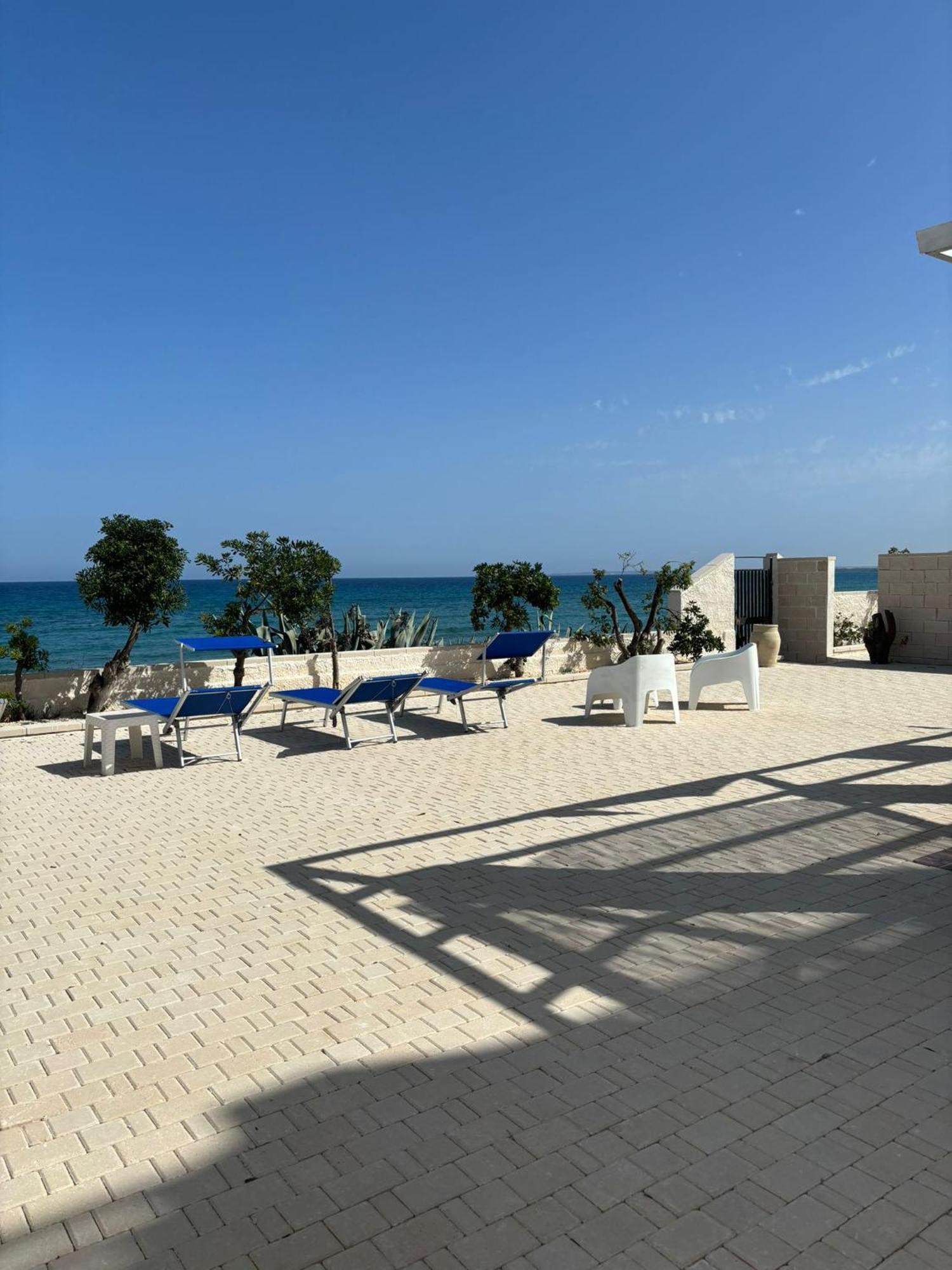 Отель La Riva Lido di Noto Экстерьер фото