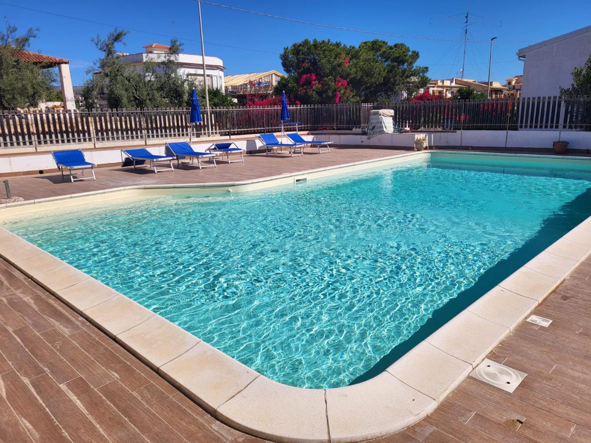 Отель La Riva Lido di Noto Экстерьер фото